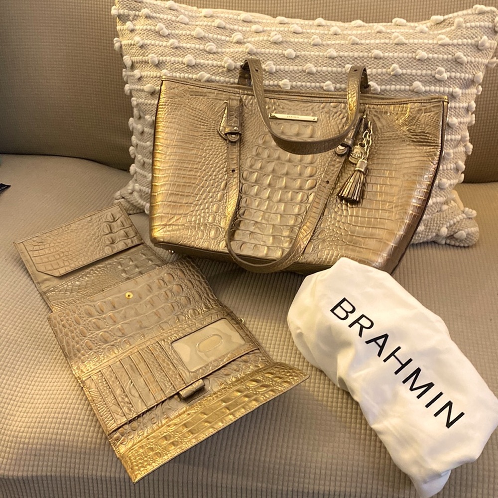 Brahmin lg tote bag 16” x 10”